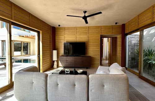 San José del Cabo Complejo | Amazing, 3br contemporary Acre Resort Hacienda with private pool and hot tub.
