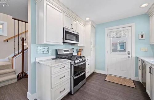 Huron Casa | Amazing 4 Bdrm House-Lake Views, Beach, near Cedar Point