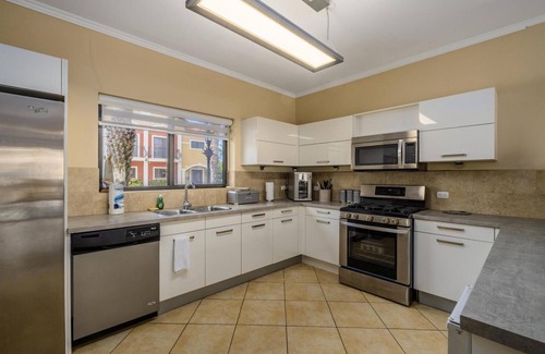 Gold Coast Villa | Amazing 4br3 5BA Villa w Private Pool Goldcoast