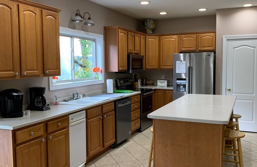 Sloans Valley Casa | Amazing 5BR House with Lake & Mountain Views in Gated Resort