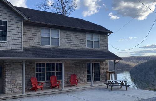 Sloans Valley Casa | Amazing 5BR House with Lake & Mountain Views in Gated Resort