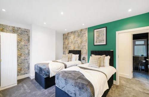 Wormholt and White City Casa | Amazing Abode in Shepherds Bush