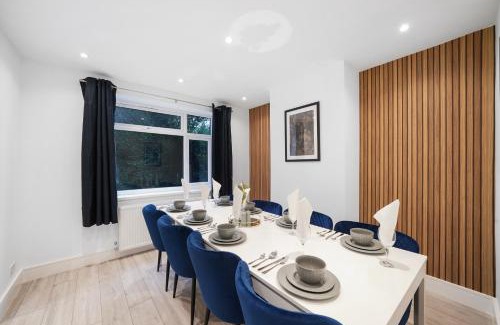 Wormholt and White City Casa | Amazing Abode in Shepherds Bush