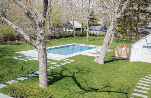 East Hampton North Casa | Amazing Amagansett/EH Getaway. Walk to town and Beach. Hot tub and Pool!