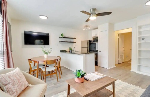 Cherrywood Casa | Amazing and Modern 1Bd/1Ba Apt Close to UT & DT