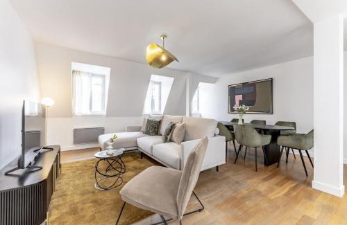 Faubourg-du-Roule Apartamento | Amazing Apartment 4Bedrooms Champs Elysées