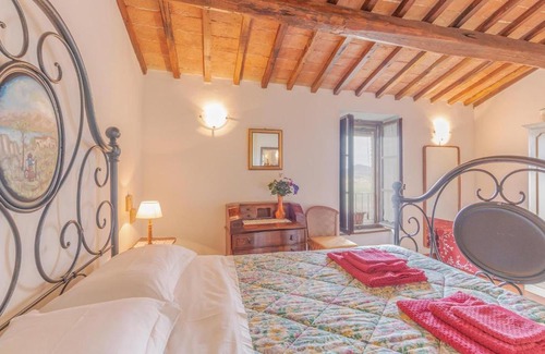 Monte Petriolo Apartamento | Amazing apartment in Montepetriolo -PG- with 2 Bedrooms