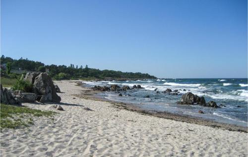 Sandkaas Apartamento | Amazing Apartment In Allinge With Wifi