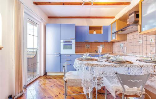 Klanfari Apartamento | Amazing Apartment In Dramalj With Wifi