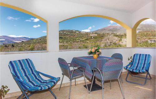 Rudine Apartamento | Amazing Apartment In Kastel Novi