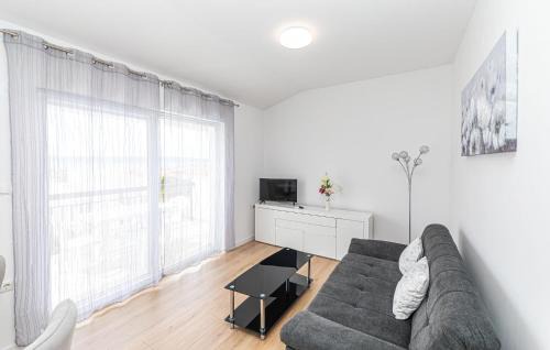 Kastel Kambelovac Apartamento | Amazing Apartment In Kastel Kambelovac