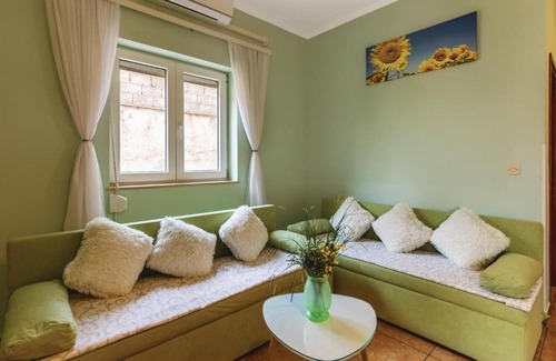 Liznjan Apartamento | Amazing apartment in Liznjan with 1 Bedrooms and WiFi