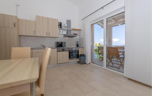 Lukovo Apartamento | Amazing Apartment In Lukovo With Wifi