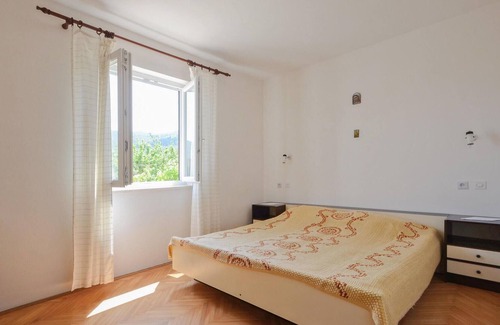 Kneza Apartamento | Amazing Apartment in Racisce With Wifi and 1 Bedrooms