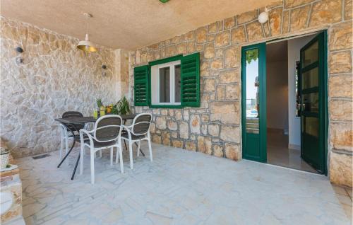Meterize Apartamento | Amazing Apartment In Sibenik With Sauna