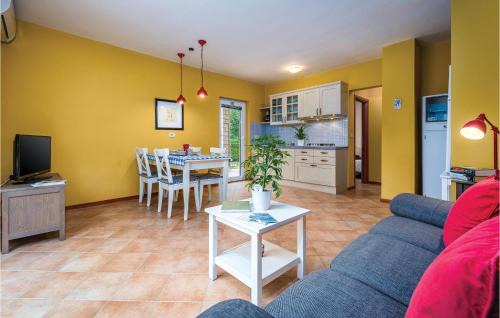 Babici Apartamento | Amazing Apartment In Umag With Wifi
