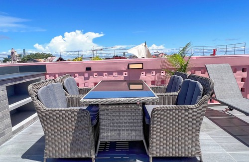 Santa Ana Apartamento | Amazing Apt w/ Private Terrace & BBQ for Relaxing