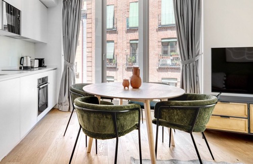 Moncloa - Arguelles Apartamento | Amazing Argüelles 2BR, near Royal Palace and Madrid Rio, by Blueground