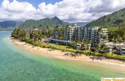 Punaluu Casa | Amazing Beachfront Condo by Pool