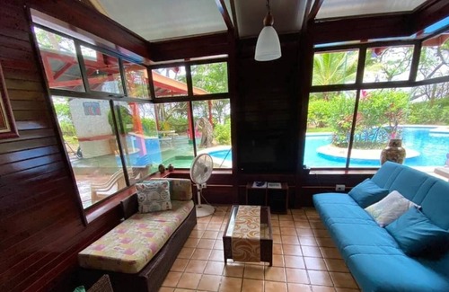 Palm Beach Estates Casa | Amazing Beachfront Chalet with big private pool