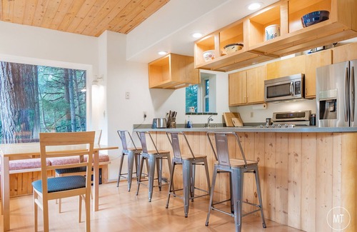 Alyeska Cabina | Amazing cabin close to lifts, brewery, dining, hiking and biking.