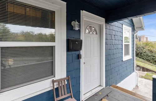 CUF Apartamento | Amazing Centrally Located APT Combo Near UC, Hospital and Zoo! by RedAwning