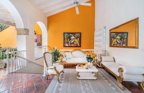 Centro Villa | Amazing Colonial Mansion Old City Cartagena