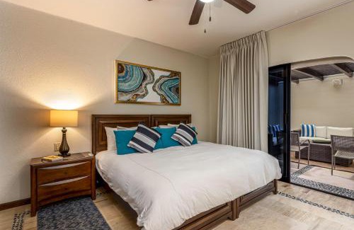 Centro Casa | Amazing Condo Overlooking Cabo Marina Pool Access