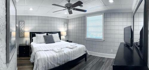 Statesboro Casa | Amazing Cottage - Located on Blue Mile - Close to GSU!
