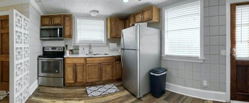 Statesboro Casa | Amazing Cottage - Located on Blue Mile - Close to GSU!