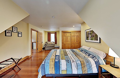 Hayward Cabina | Amazing Custom Built Northwoods Executive Lake Home- Ultimate Family Getaway