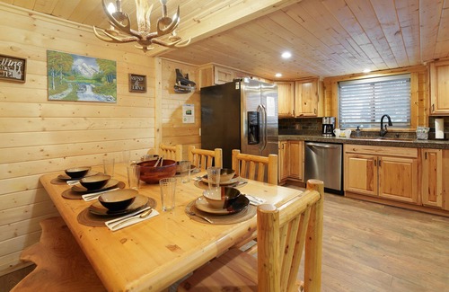 Sunriver Casa | Amazing Deschutes River Cabin, Scenic Walking Trails - MAR05