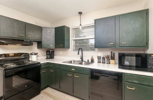Wichita Casa | Amazing East Side 3BR 2BA Wifi SMRT TV