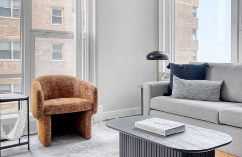 Edgewater Beach Apartamento | Amazing Edgewater 2BR w/ Gym, Deck & Lounge, 5 blocks to L, by Blueground