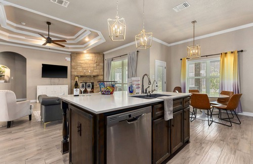 Killeen Casa | Amazing Entertaining Home! Perfect For Large Families, Groups, Workers and Soldi