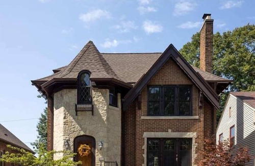 Milwaukee Casa | Amazing Family Home in Whitefish Bay!