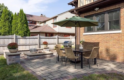 Milwaukee Casa | Amazing Family Home in Whitefish Bay!