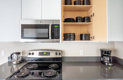 Foster City Apartamento | Amazing Foster City 2BR w/ Gym, Pool, W/D, near highways, by Blueground