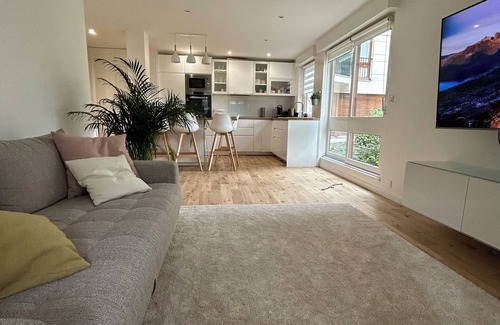 Le Chesnay Apartamento | Amazing 2-bedroom apartment with WiFi close to Versailles castle, parly 2 mall
