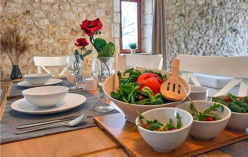 Lussas-et-Nontronneau Casa | Amazing Home In Lussas Et Nontronneau With Wifi