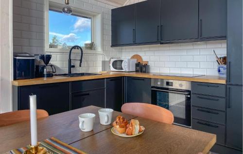 Arjang Casa | Amazing Home In Årjäng With Kitchen