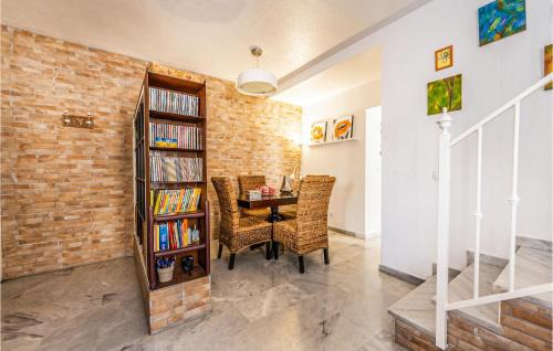 Aznalcazar Casa | Amazing Home In Aznalcázar With Wifi