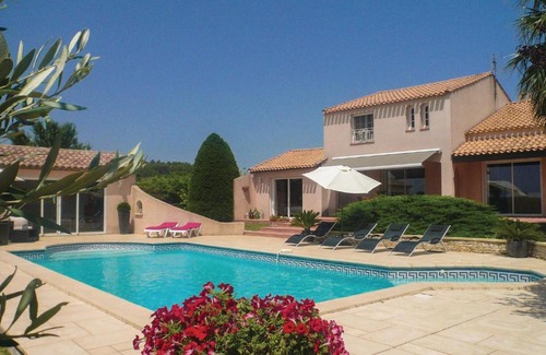 Creissan Casa | Amazing home in Creissan with 3 Bedrooms, WiFi and Outdoor swimming pool