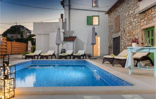 Mali Vareski Casa | Amazing Home In Duga Uvala