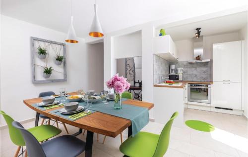 Mali Vareski Casa | Amazing Home In Duga Uvala