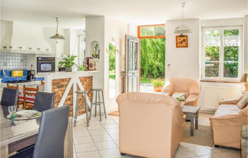 Evran Casa | Amazing Home In Evran With Kitchen