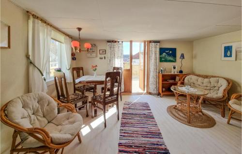 Kungshamn Casa | Amazing Home In Hovenäset With Kitchen