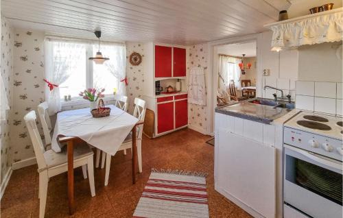 Kungshamn Casa | Amazing Home In Hovenäset With Kitchen