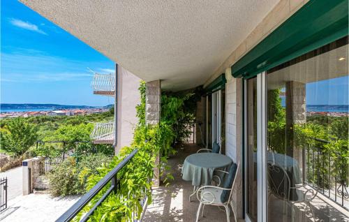 Kastela Casa | Amazing Home In Kastel Luksic