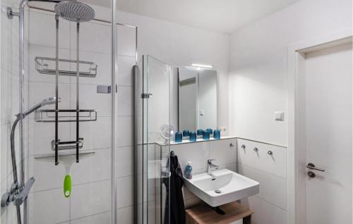 Wohlenberg Casa | Amazing Home In Klütz With Kitchen